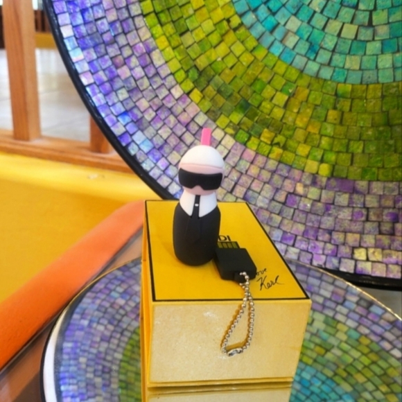 FENDI Karl Lagerfeld novelty KeyChain USB/PEN Drive & JAPAN EXCLUSIVE NOTEBOOK. - Picture 7 of 11